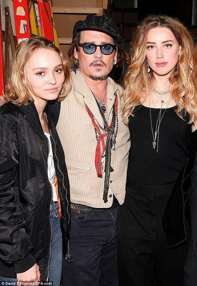 500 nghìn người ủng hộ Johnny Depp trở lại làm cướp biển