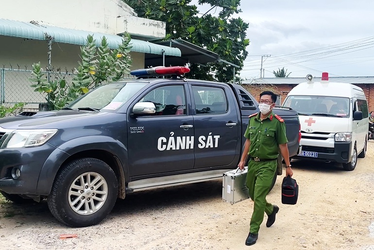 Horrifying explosive moment shakes motel room in Binh Thuan - 2
