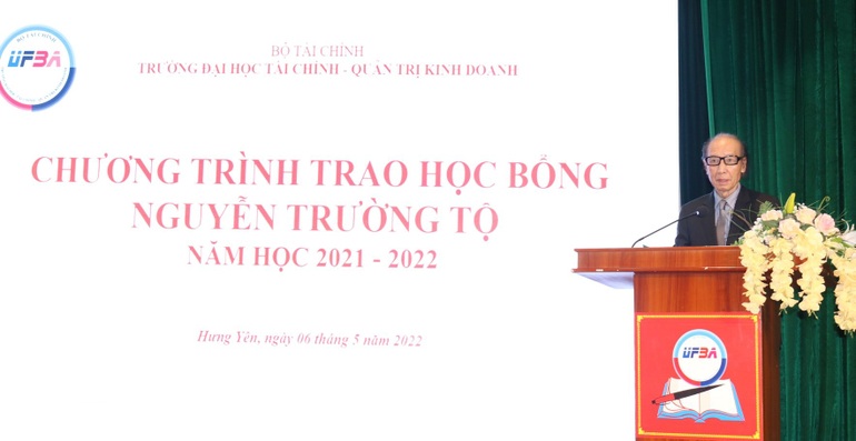 Mẹ đã khóc khi em được nhận học bổng Nguyễn Trường Tộ! - 4 Mẹ đã khóc khi em được nhận học bổng Nguyễn Trường Tộ! - 4