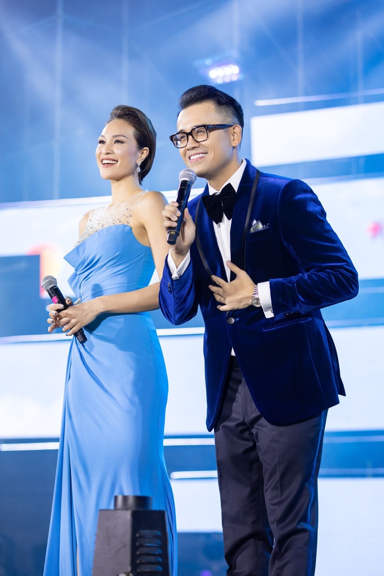 MC Đức Bảo VTV: Đừng ôm mộng bỏ học vẫn thành tỷ phú đô la - 4 MC Đức Bảo VTV: Đừng ôm mộng bỏ học vẫn thành tỷ phú đô la - 4