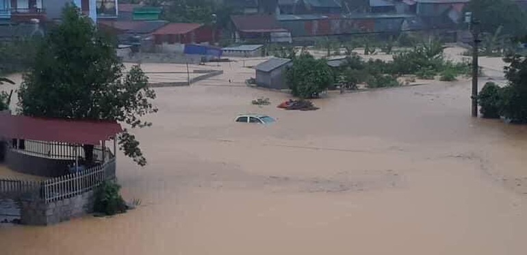 Lạng Sơn đường ngập như sông, một người thiệt mạng vì mưa lớn - 1