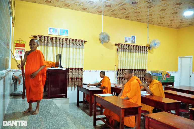Nhà sư 2 lần chết đi sống lại, 31 tuổi nhưng thân hình như trẻ em - 3 Nhà sư 2 lần chết đi sống lại, 31 tuổi nhưng thân hình như trẻ em - 3