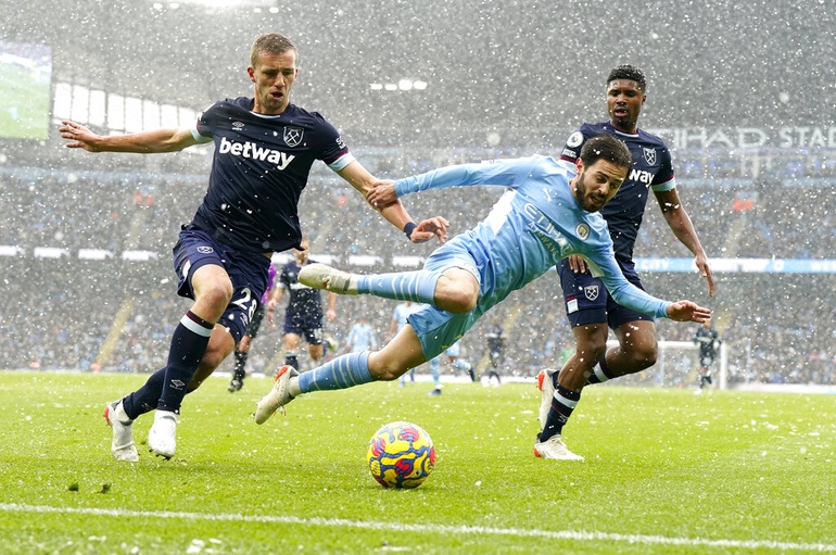 Lịch thi đấu bóng đá cuối tuần: Man City giúp Man Utd dự Cúp châu Âu? - 1