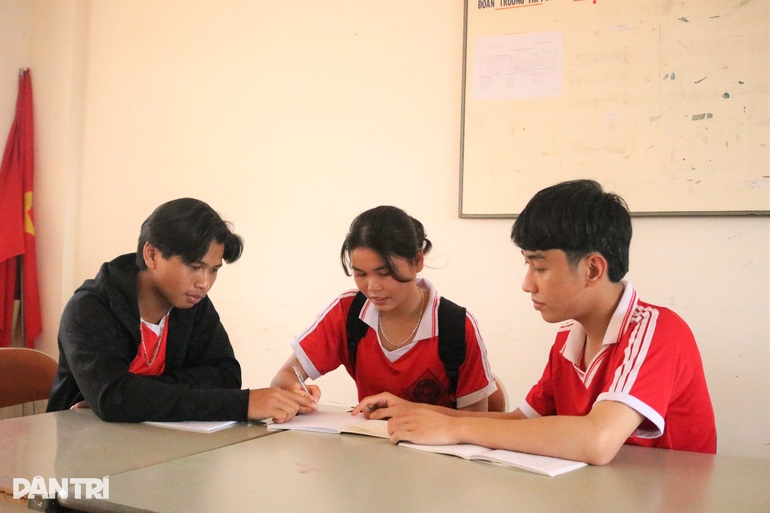 Chỗ trọ 0 đồng cưu mang học sinh vùng khó nuôi chữ - 4 Chỗ trọ 0 đồng cưu mang học sinh vùng khó nuôi chữ - 4