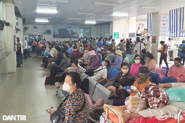Bộ Y tế bỏ việc trả phí xét nghiệm trên máy mượn: TPHCM kiến nghị khẩn - 2 Bộ Y tế bỏ việc trả phí xét nghiệm trên máy mượn: TPHCM kiến nghị khẩn - 2
