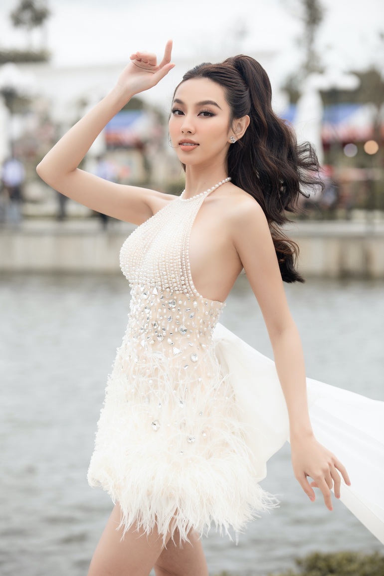 Hoa hậu Thùy Tiên giành học bổng thạc sĩ của đại học top 4 thế giới