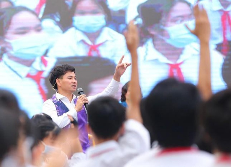 NSƯT Xuân Bắc: Tôi chưa bao giờ mắng con về điểm số và chỉ hỏi vì sao?