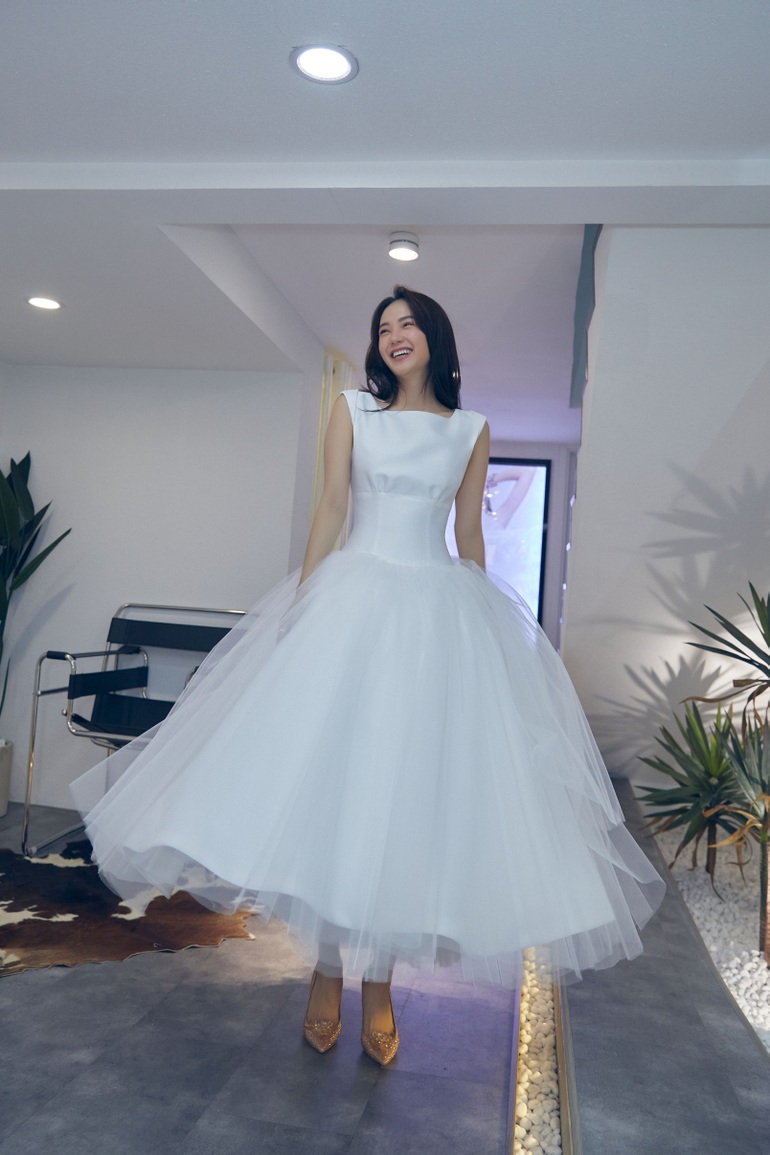 Hé lộ bộ váy vô giá được Minh Hằng diện khi chụp ảnh cưới - 3