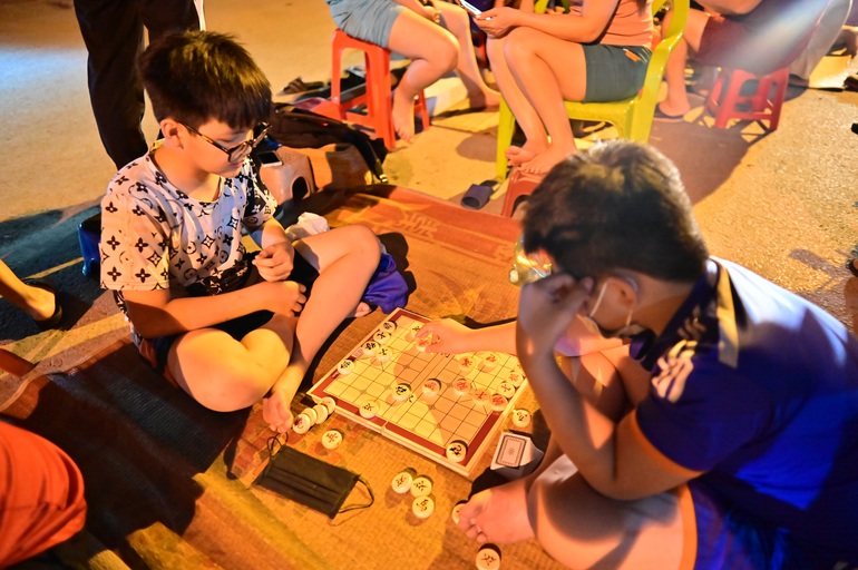 Drinking, playing chess through the night waiting to receive tickets for the women's football final - 9