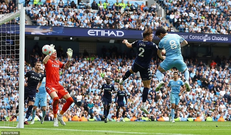 Nhìn lại 5 phút điên rồ giúp Man City giành chức vô địch Premier League - 9