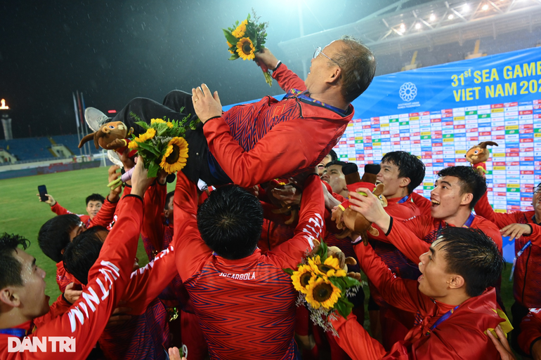 HLV Park Hang Seo: Việt Nam quyết đòi cúp vô địch AFF Cup từ Thái Lan