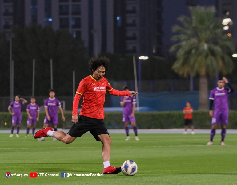 U23 Việt Nam bật nhạc sàn trong buổi tập đầu tiên ở UAE - 3