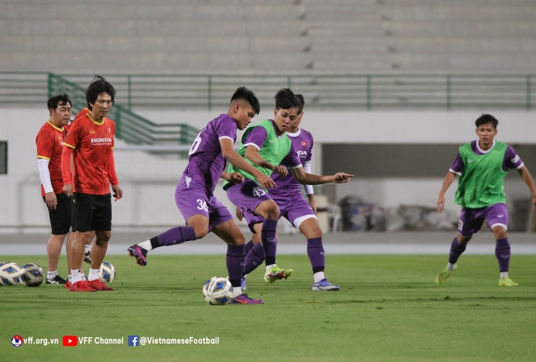 U23 Việt Nam bật nhạc sàn trong buổi tập đầu tiên ở UAE - 7