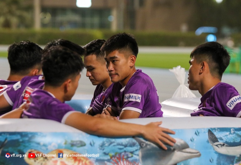 U23 Việt Nam bật nhạc sàn trong buổi tập đầu tiên ở UAE - 9