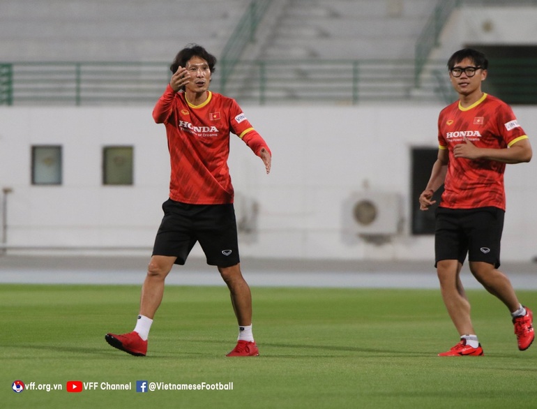 U23 Việt Nam bật nhạc sàn trong buổi tập đầu tiên ở UAE - 11