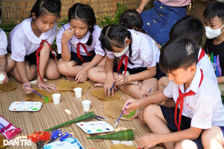 Tự tay gói xôi, têm trầu cánh phượng trong Ngày hội lá đầu tiên tại TPHCM - 5