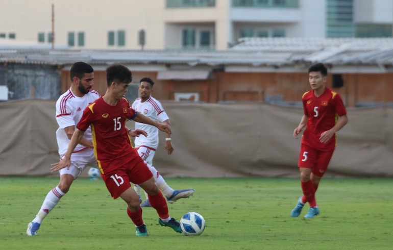 U23 Việt Nam thua đậm UAE, HLV Gong Oh Kyun vẫn khen ngợi học trò - 2