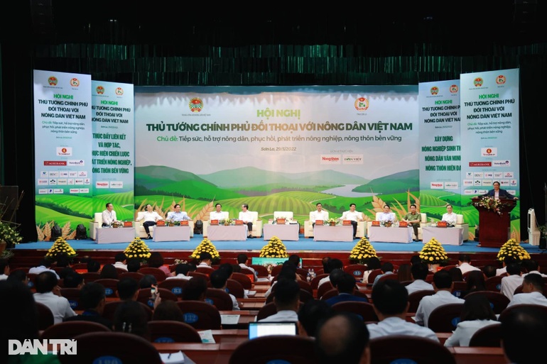Thủ tướng, Bộ trưởng trả lời chuyện nông dân thua lỗ, nông sản tắc biên - 1 Thủ tướng, Bộ trưởng trả lời chuyện nông dân thua lỗ, nông sản tắc biên - 1