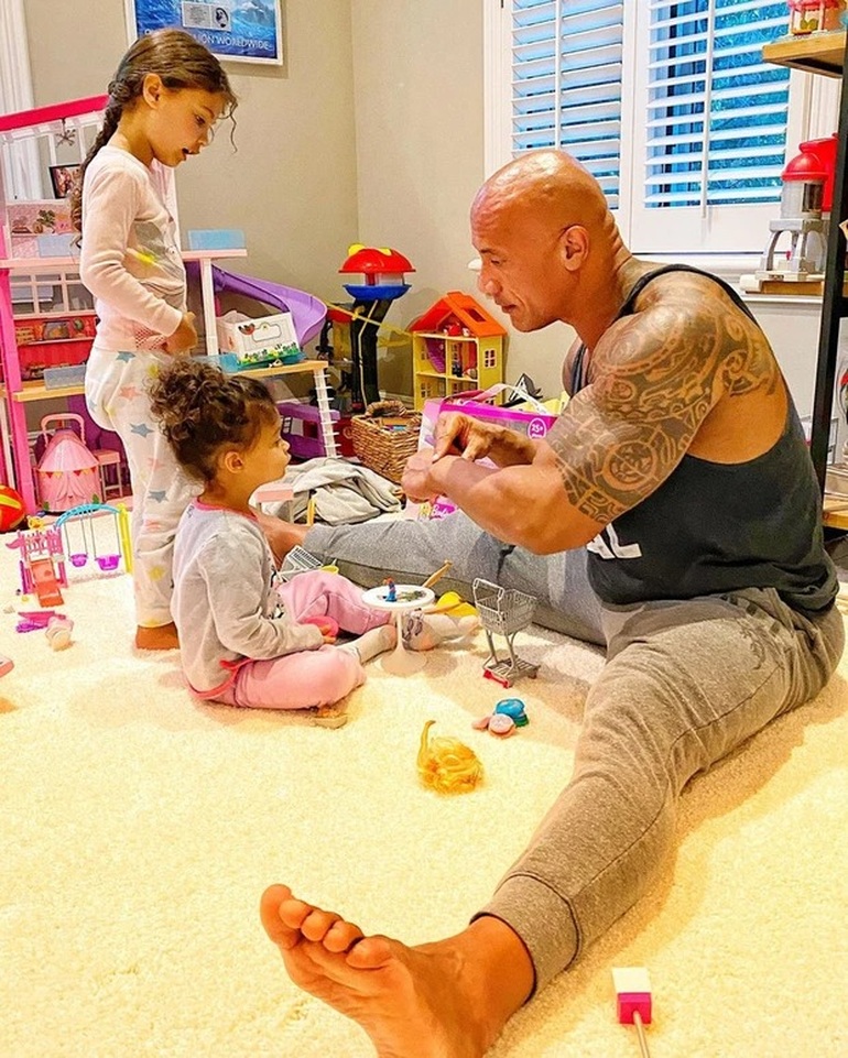 Vì sao nhiều người ghen tị với con gái của Dwayne Johnson? - 2