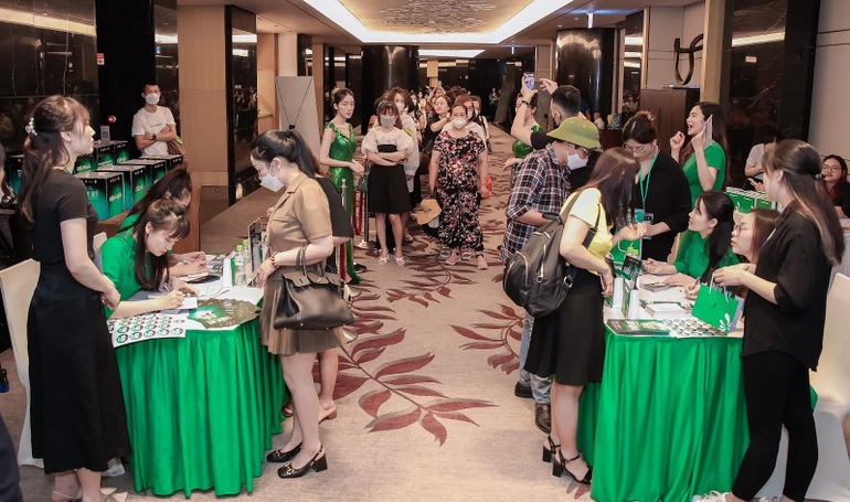 1.000 khách hàng nô nức trải nghiệm dịch vụ mới của Thu Cúc - 4 1.000 khách hàng nô nức trải nghiệm dịch vụ mới của Thu Cúc - 4
