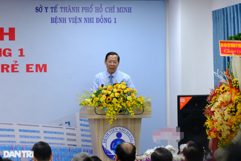 Chủ tịch TPHCM: Không cho phép để thiếu thuốc ảnh hưởng tính mạng người dân