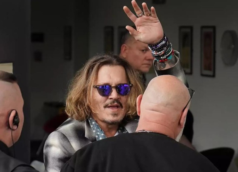 Johnny Depp sẽ trở lại với thương hiệu Cướp biển vùng Caribbean