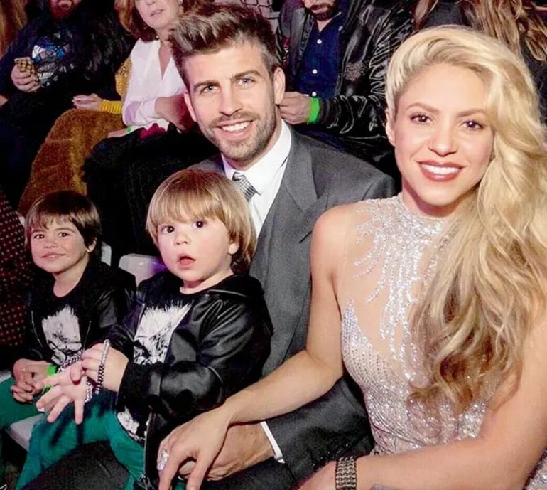 Rộ tin bạn trai kém 10 tuổi phản bội Shakira