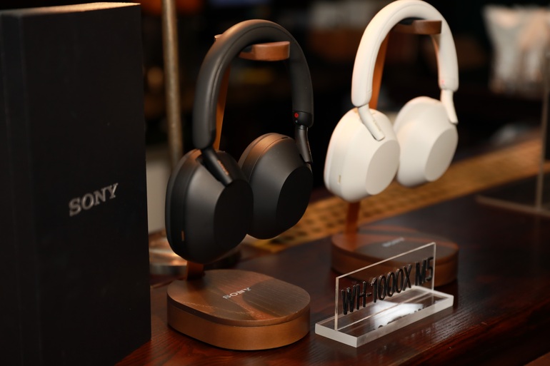 Bộ đôi tai nghe chống ồn mới của Sony về Việt Nam