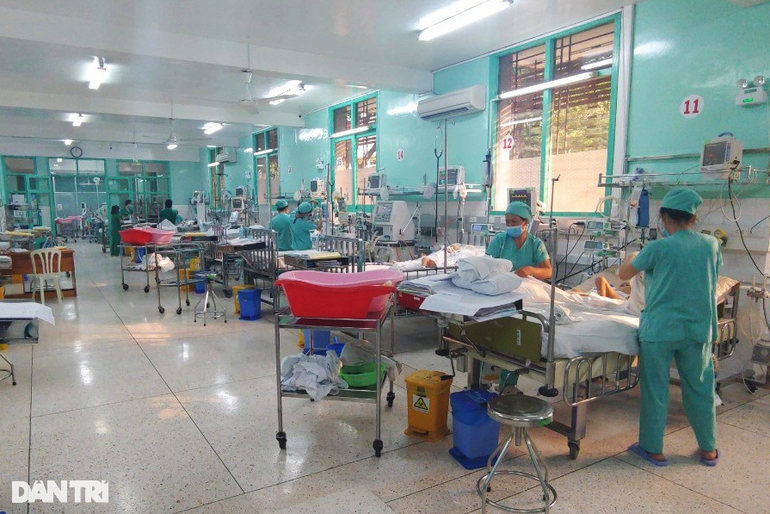 Công an điều tra vụ bé 5 tuổi bị thủng ruột, có nhiều vết bầm bất thường - 1 Công an điều tra vụ bé 5 tuổi bị thủng ruột, có nhiều vết bầm bất thường - 1