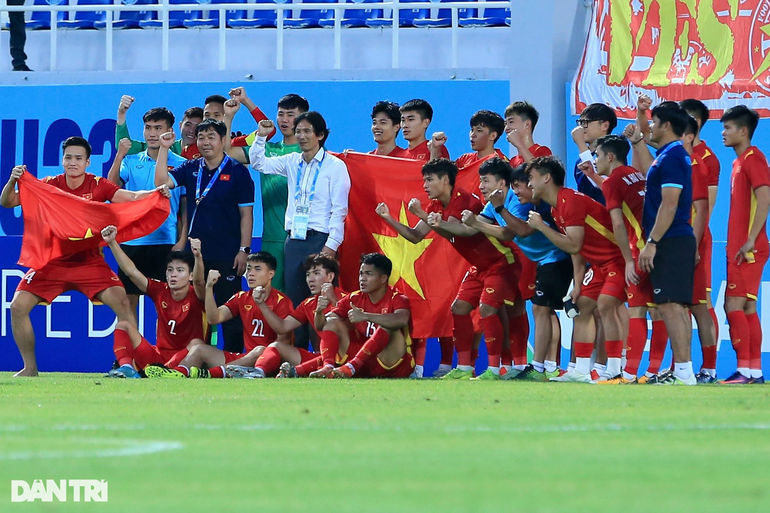 U23 Việt Nam nhận thưởng nóng khi giành vé vào tứ kết giải U23 châu Á - 1