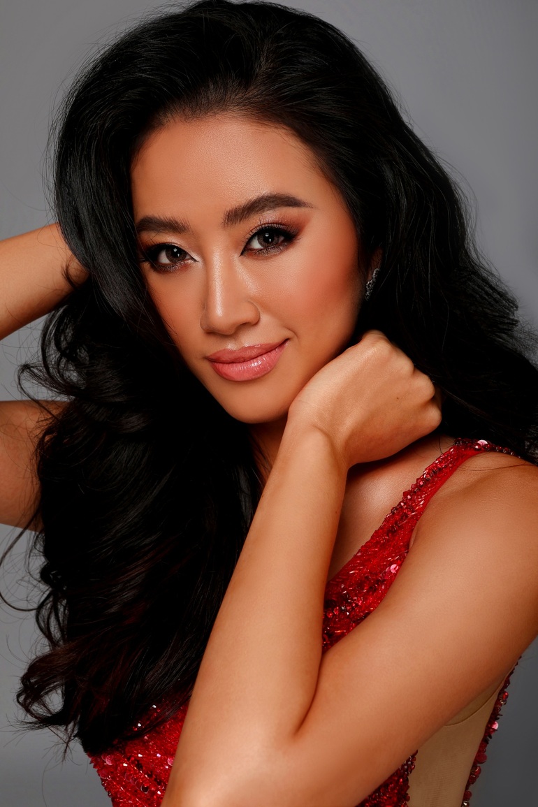 Vẻ đẹp quyến rũ của Á khôi Thạch Thảo gây chú ý ở Hoa hậu Hoàn vũ Việt Nam