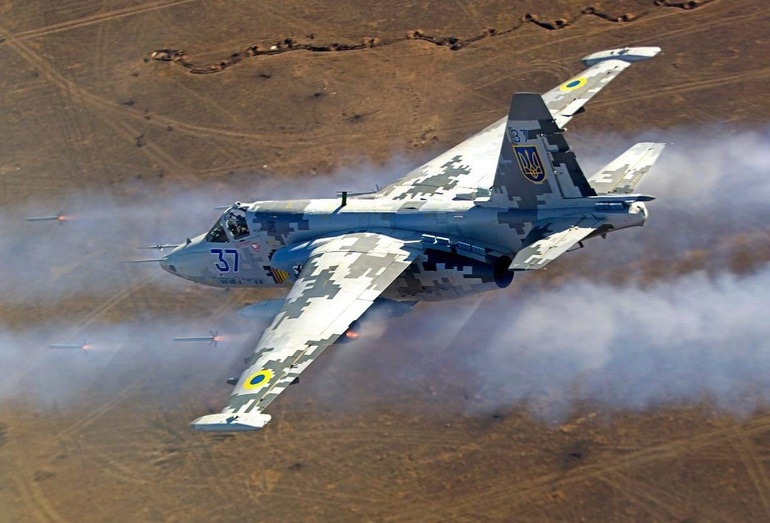 Một cường kích Su-25 của Không quân Ukraine (Ảnh: 19FortyFive).