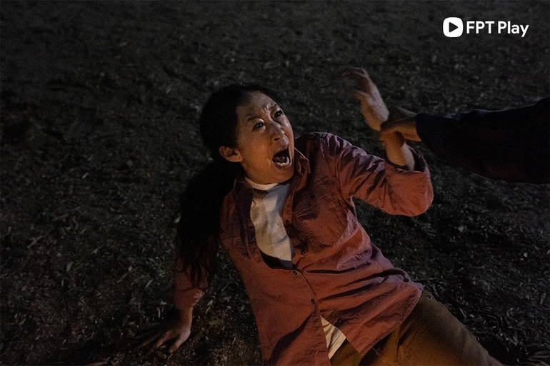 Sao gốc Á Sandra Oh tỏa sáng trong phim kinh dị Umma trên FPT Play - 4