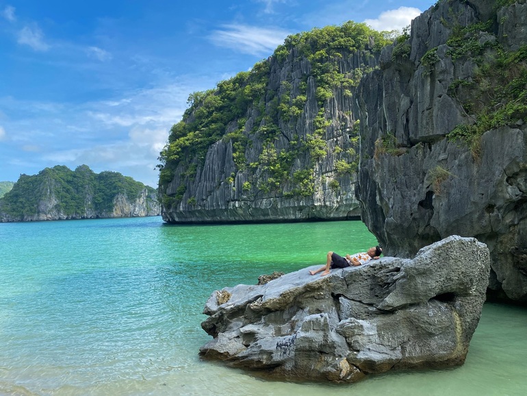 Chi nửa triệu đồng, xuyên đêm Chi nửa triệu đồng, xuyên đêm