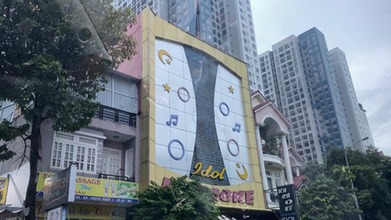 Vén màn dịch vụ quái đản núp bóng quán karaoke