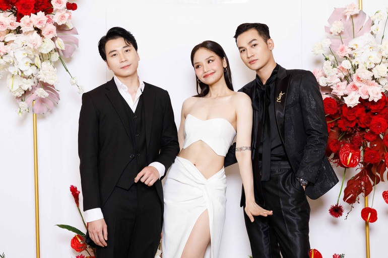 Miu Lê khoe cơ bụng số 11 trong đám cưới với Karik