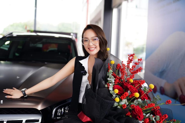 Minh Hằng giàu cỡ nào?