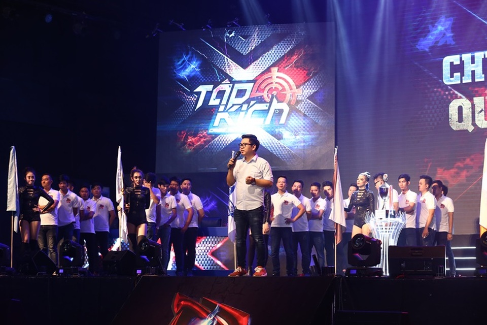 Ông Đào Quang Tuấn trưởng ban tổ chức giải đấu HPL Việt Nam phát biểu khai mạc