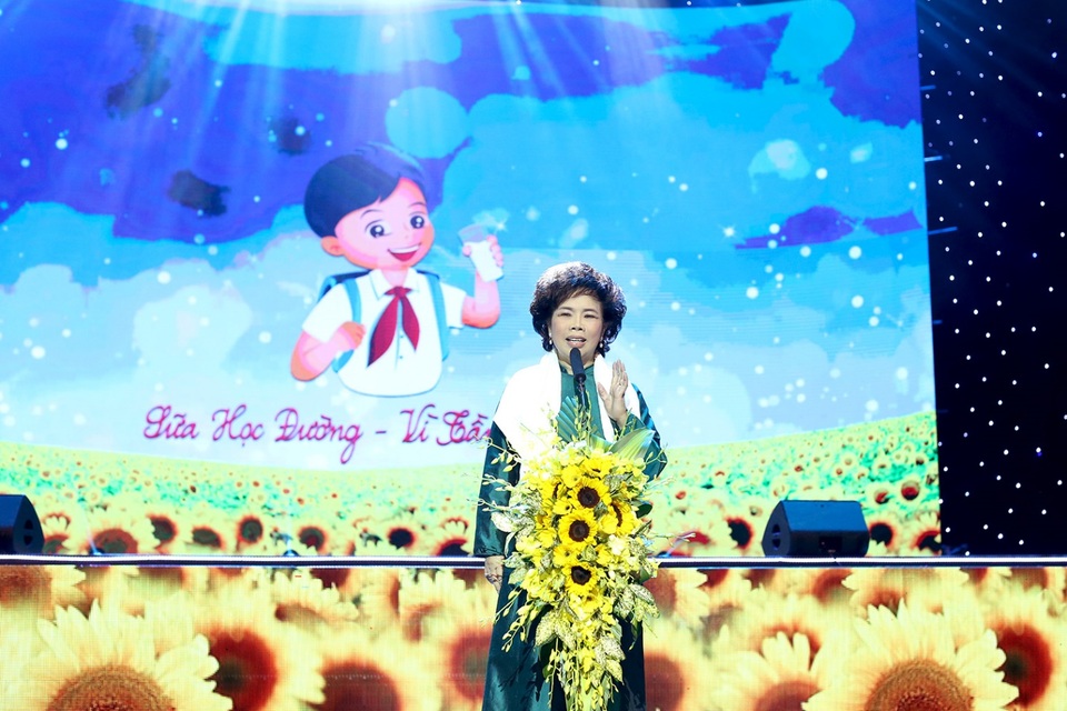 Sữa học đường: Khi doanh nghiệp cùng mang sứ mệnh cộng đồng - 2 Bà Thái Hương phát biểu trong Cầu truyền hình trực tiếp Sữa học đường – Vì tầm vóc Việt ngày 28/9 về các sáng kiến triển khai Chương trình