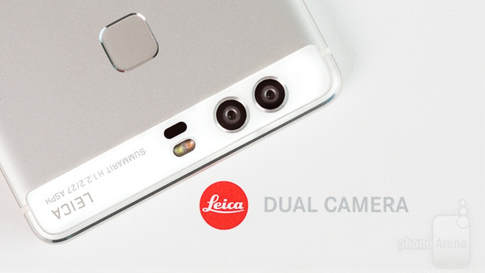 Với GR5 2017, Huawei đang bứt tốc trong cuộc đua Camera kép - 1 Huawei P9, một trong những chiếc smartphone hiếm hoi trên thị trường sở hữu camera kép và được phối hợp sản xuất cùng thương hiệu máy ảnh nổi tiếng Leica.