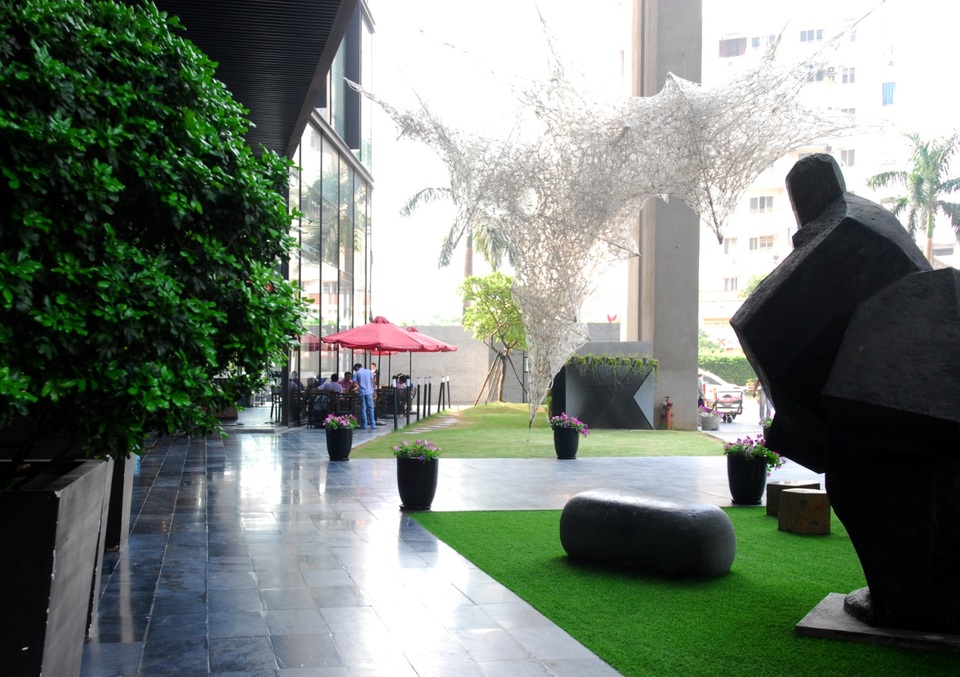 Dolphin Plaza – Truyền cảm hứng nghệ thuật vào kiến trúc - 3 Những tác phẩm của các nghệ sỹ quốc tế trong chương trình “Tháng thực hành nghệ thuật” thường niên góp phần tạo nên sự độc đáo cho không gian nghệ thuật tại Dolphin Plaza