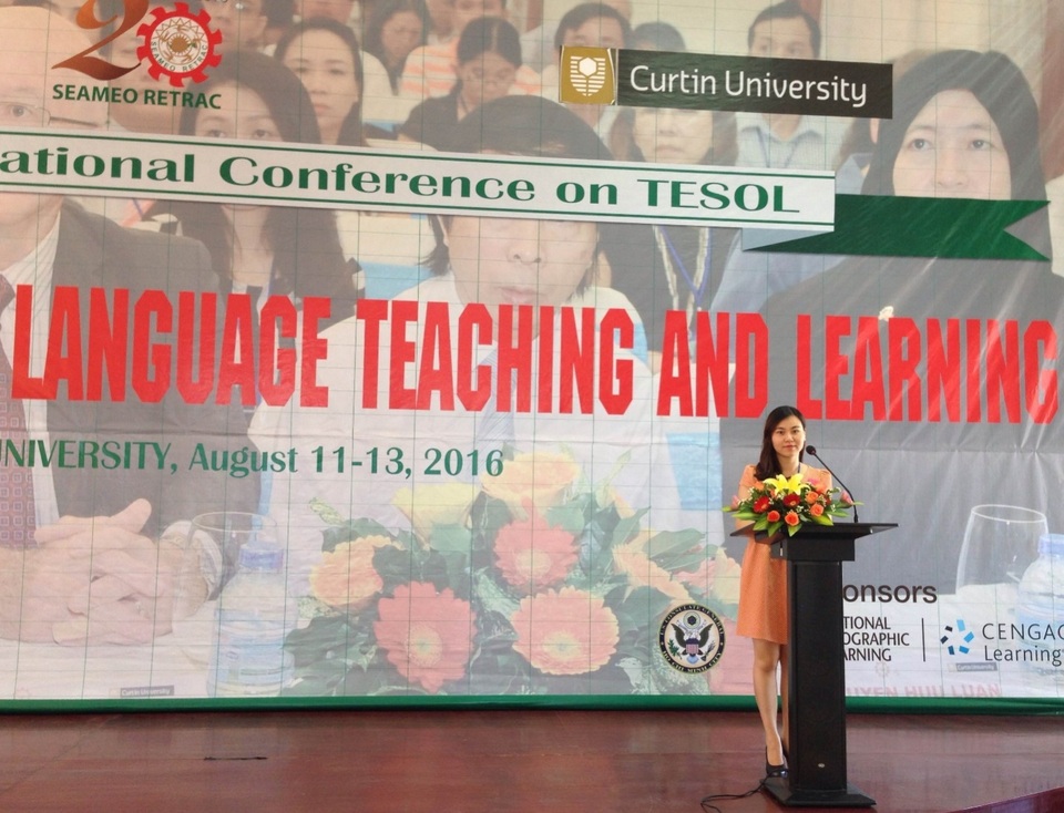 Bạn đừng học HANU - VU MTESOL, nếu... - 4 Lê Thùy Linh thuyết trình trong Hội thảo quốc tế về Cải tiến trong giảng dạy, tháng 8/2016