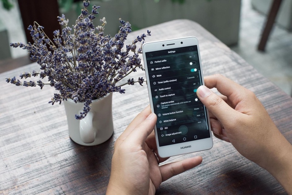 Huawei GR5 2017 - Smartphone đáng mua trong tầm giá 6 triệu đồng - 3 Màn hình của Huawei GR5 2017 có khả năng hiển thị rất tốt, góc nhìn rộng và màu sắc thật, sắc nét.