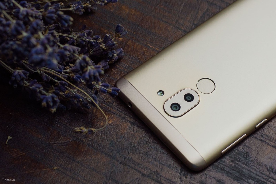 Huawei GR5 2017 - Smartphone đáng mua trong tầm giá 6 triệu đồng - 5 Dual camera xuất hiện ở mặt sau của Huawei GR5 2017.