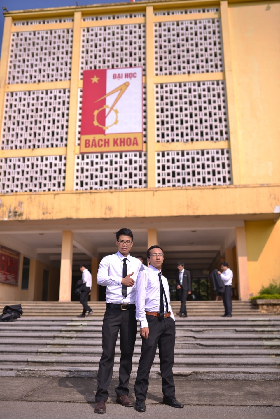 Sinh viên Đại học Bách khoa Hà Nội giành giải thưởng công nghệ sinh thái - 2 Nguyễn Thế Phúc (bên phải)
