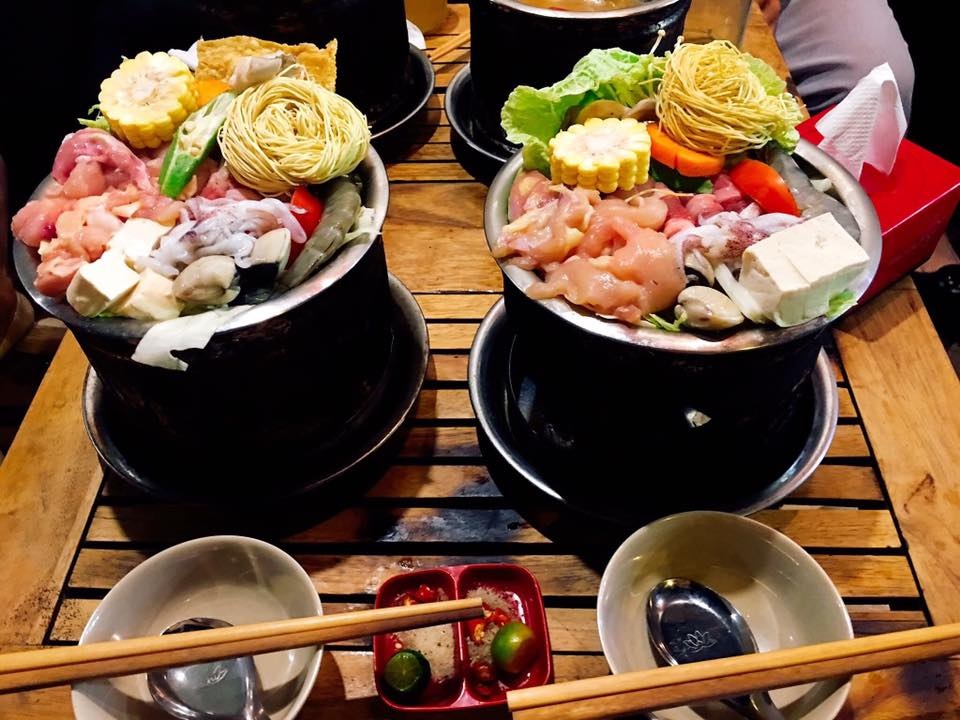 Lẩu dành cho dân FA: Món ngon đang chinh phục giới trẻ Hà Nội - 1 Nồi lẩu chua cay, ấm sực là món ngon không thể bỏ qua khi đông về