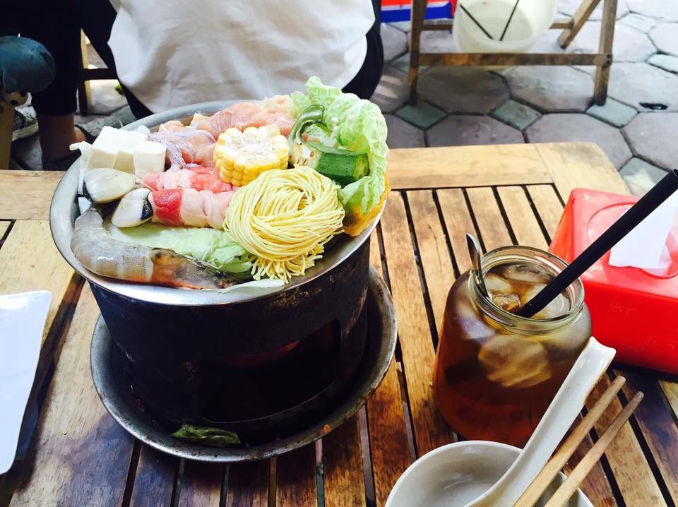 Lẩu dành cho dân FA: Món ngon đang chinh phục giới trẻ Hà Nội - 2 Dù chỉ dành cho 1 người, lẩu FA của SALUT deli & juice bar vẫn rất đầy đặn