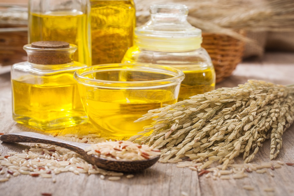 Chất béo và sự lựa chọn của người nội trợ - 1 Gamma-Oryzanol trong dầu gạo có hiệu quả cao trong việc chống lại quá trình ô-xi hóa gấp 04 lần vitamin E, giúp ngăn cản sự hình thành các gốc tự do, góp phần ngăn ngừa nhiều bệnh như suy giảm trí nhớ, Alzheimer...