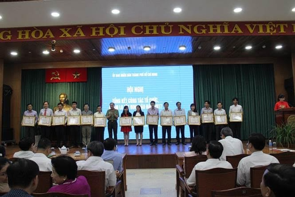 Lotte Mart vinh dự nhận bằng khen từ UBND TP Hồ Chí Minh - 2 LOTTE Mart được UBND TP. HCM biểu dương bởi luôn đi đầu trong các công tác từ thiện cộng đồng chăm lo Tết