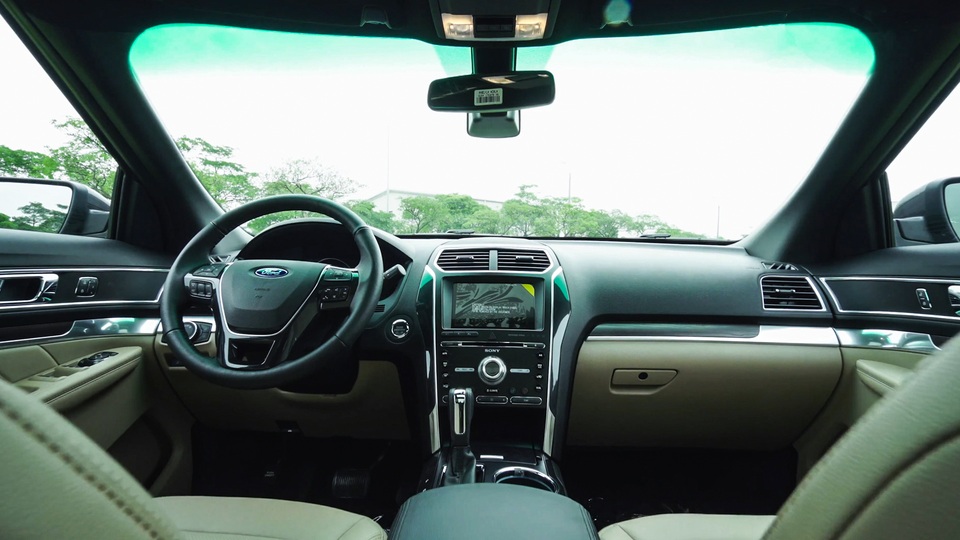 Tại sao và chọn mua SUV như thế nào? - 2
Xe có khoang nội thất rộng rãi, với hàng ghế thứ 3 đủ rộng cho người lớn ngồi, thường được các gia đình ưu tiên lựa chọn.